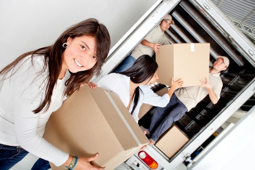 Removal truck service planning a local Tolworth move